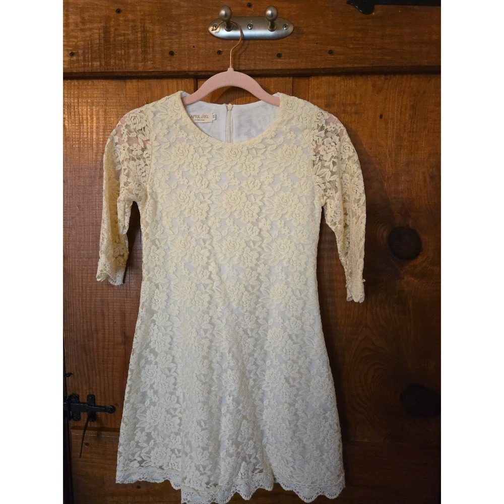 APRIL GIRL - Cream Floral Lace 3/4 Sleeve Special Occasion Dress - Size 14